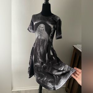 Blackmilk dress.short sleeves, mid mini length, with pockets.